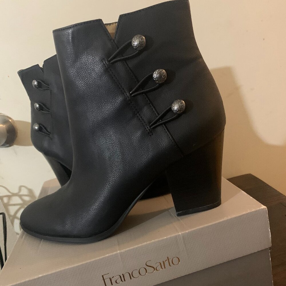 Black  Franco Sarto booties size 10m, new, never worn